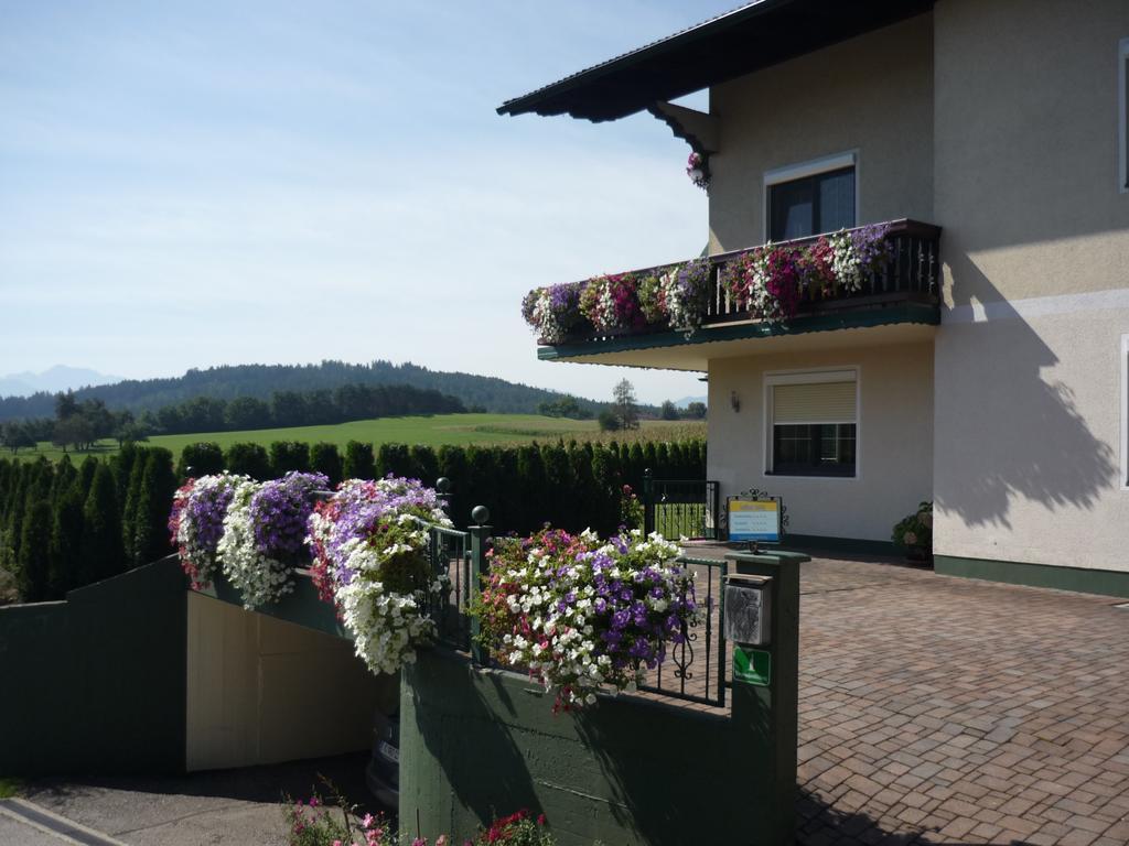 Landhaus Lassnig Moosburg Bagian luar foto